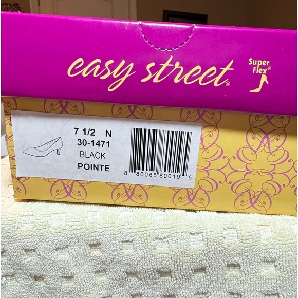 Easy Street Pointe Pumps Size 7.5 N - Picture 7 of 8